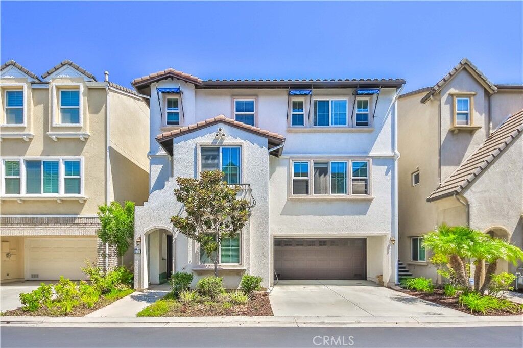 Property Photo:  2889 Plaza Del Amo 125  CA 90503 