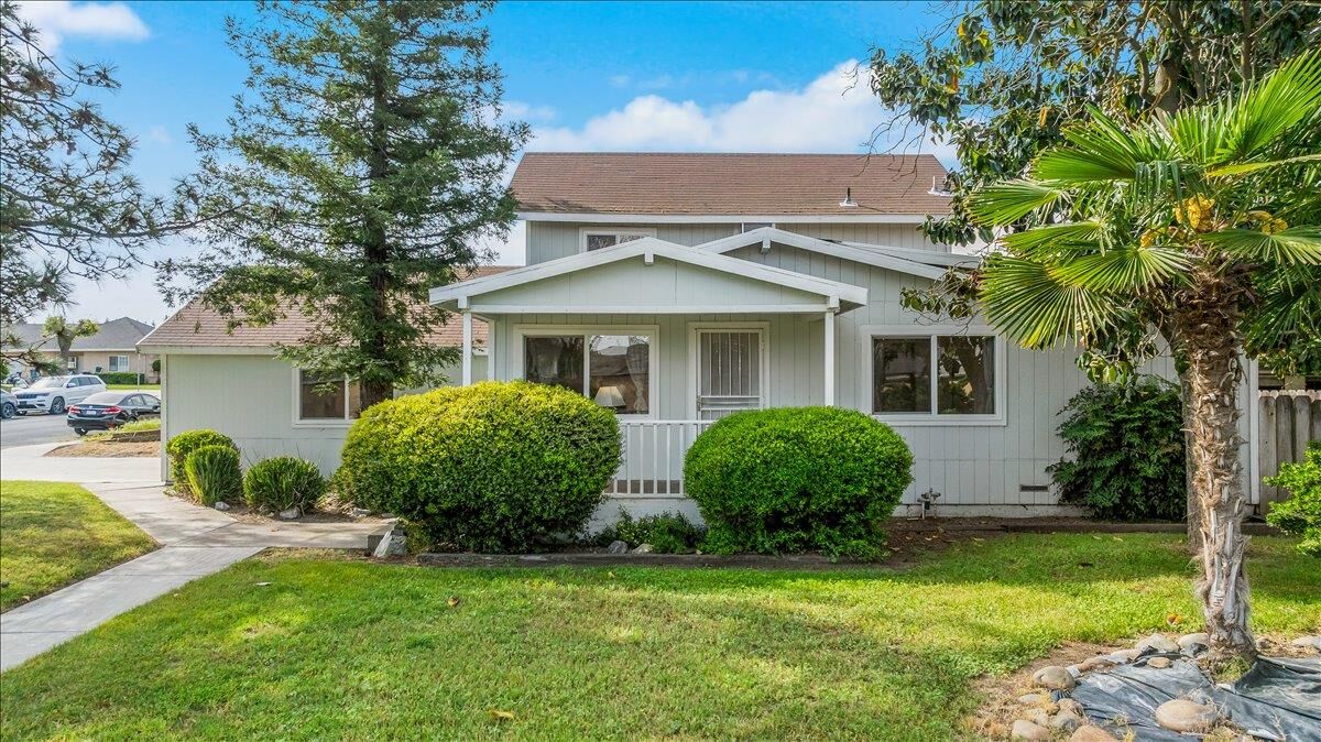 Property Photo: 572 Pedersen Road CA 95361