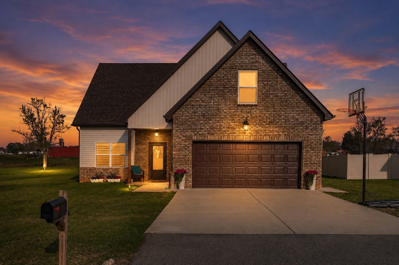 Property Photo:  235 Villa St  TN 37166 
