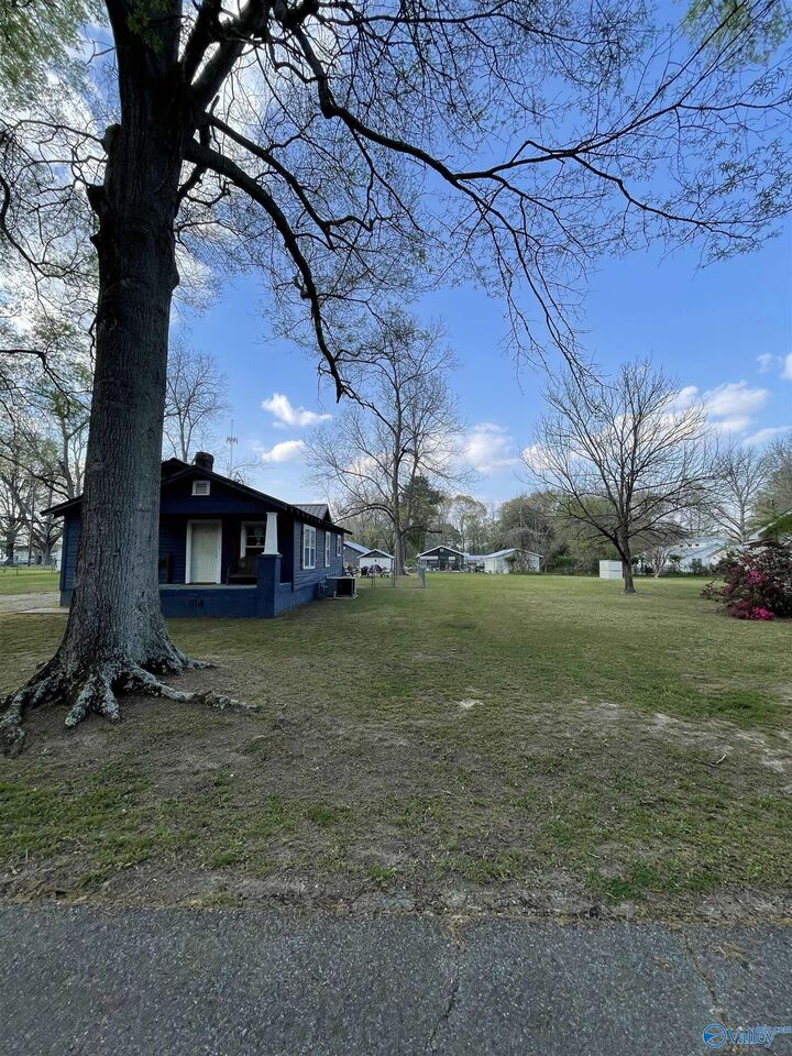 Property Photo: 1703 Bryant Street AL 35904