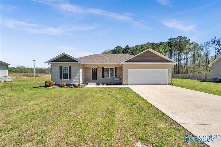 Property Photo:  436 Granite Circle  AL 35950 