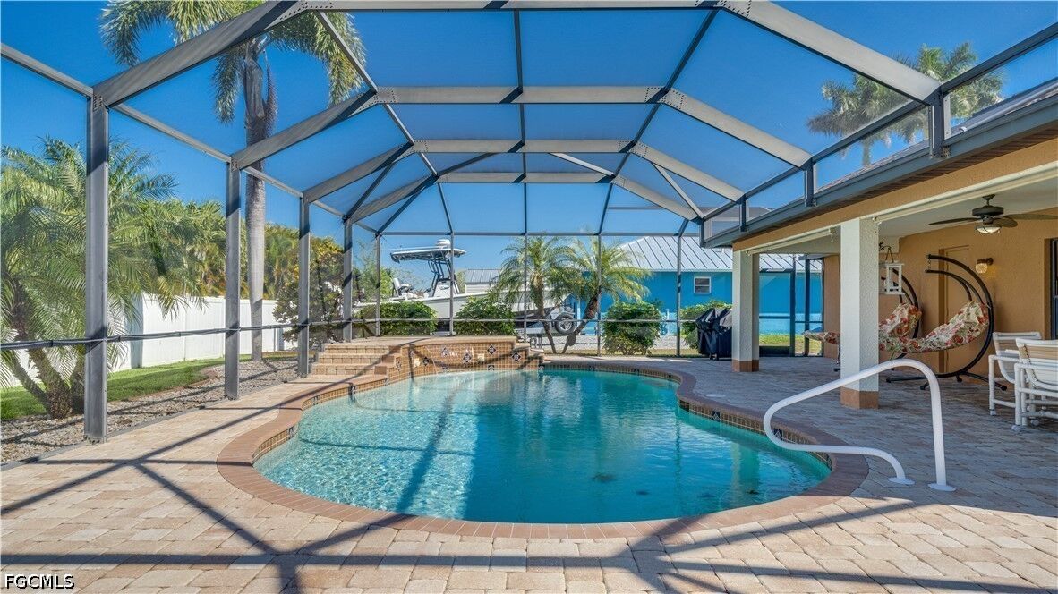 Property Photo:  3330 SW 26th Avenue  FL 33914 