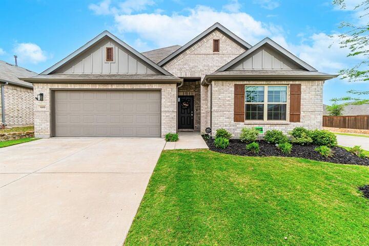 Photo de la propriété:  9000 Flying Eagle Lane  TX 76131 