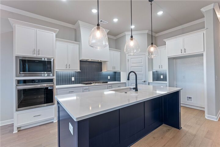 Property Photo: 1502 Lookout Lane AR 72718