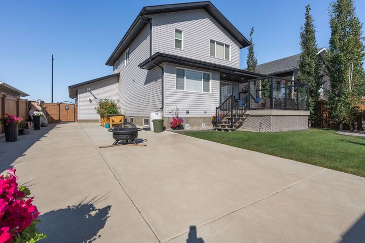 Property Photo:  2607 63 Street  AB T4V 5J6 