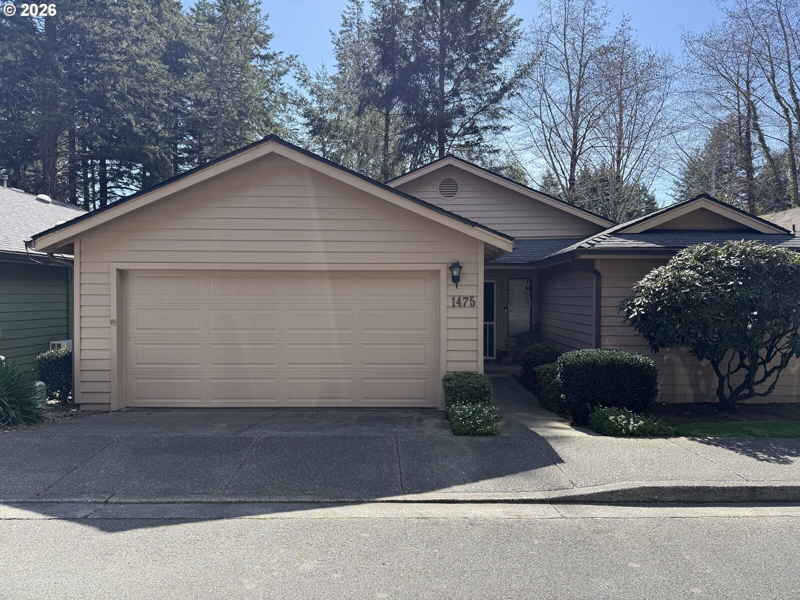 Property Photo: 1475 Glenwood Dr OR 97415