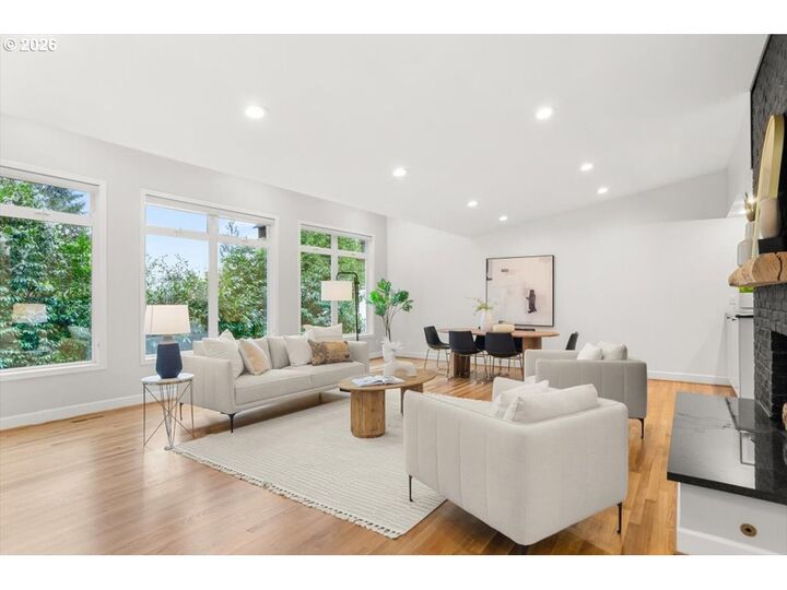 Property Photo: 2622 SW Davenport Ct OR 97201