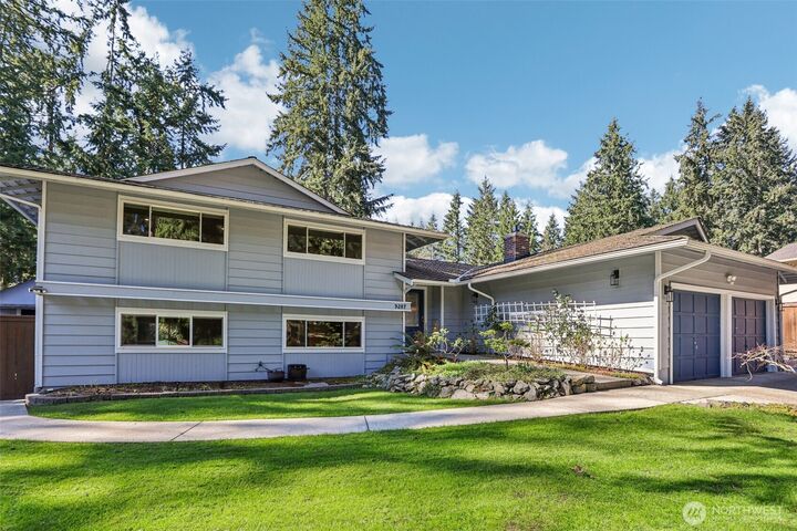 Property Photo:  9207  120th Avenue SE  WA 98056 