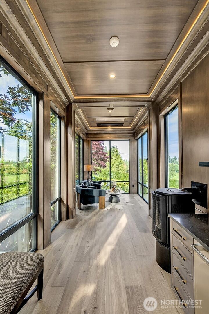 Property Photo:  1525  79th Place NE  WA 98039 