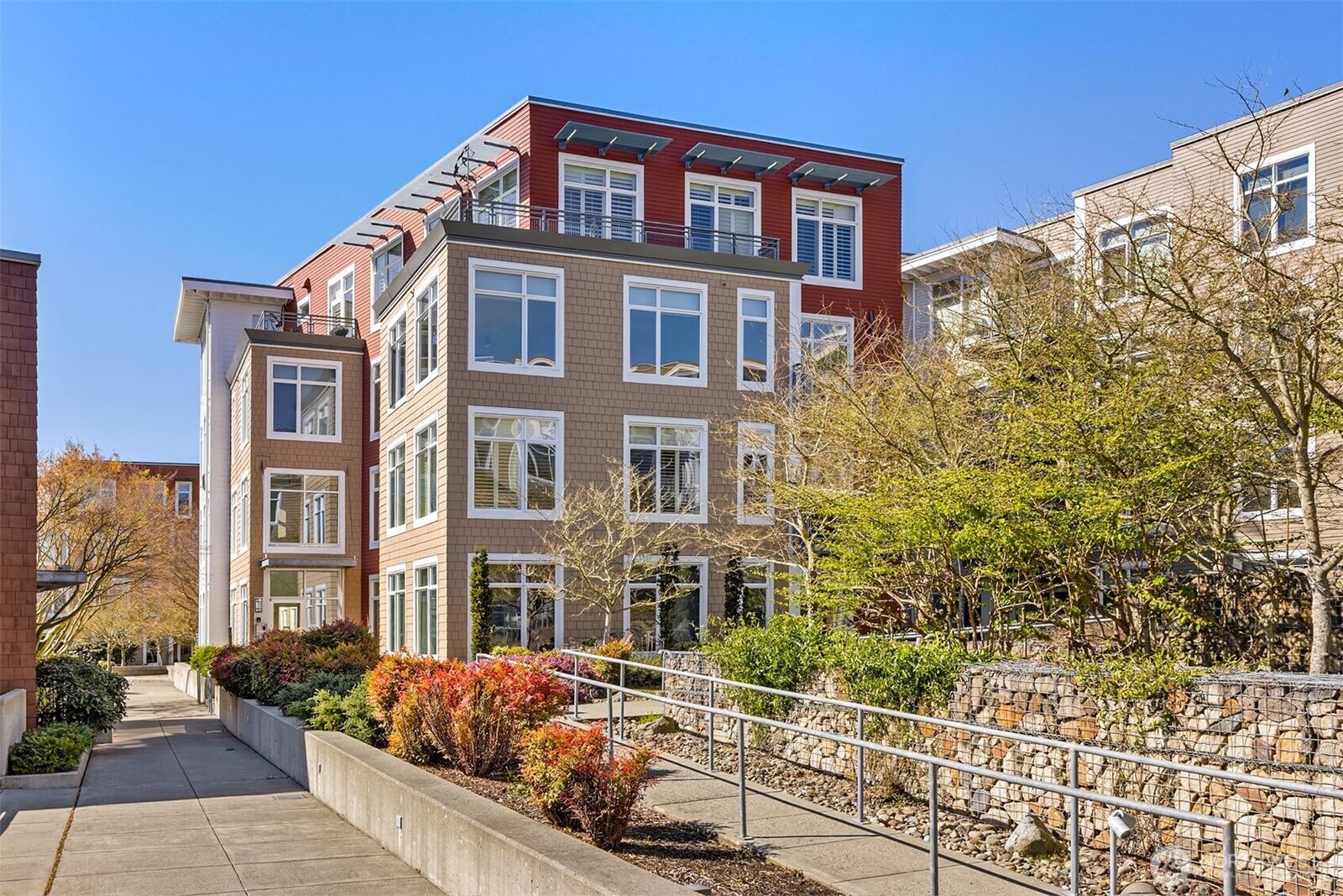 Property Photo:  180  Harbor Square Loop NE B421  WA 98110 