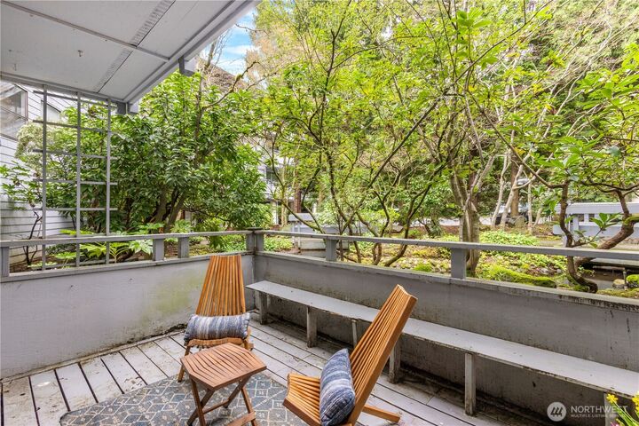 Property Photo:  7930 SE 34th Street 203  WA 98040 