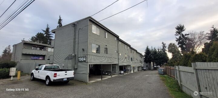 Property Photo: 1902 -1904 W Casino Road WA 98204