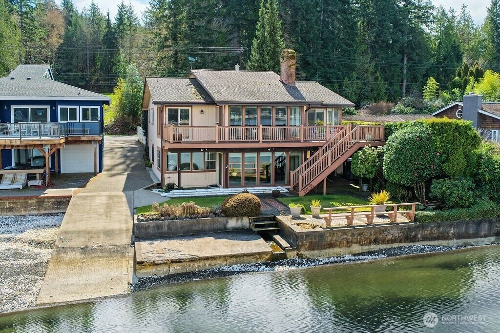 Property Photo:  16901 E State Route 106  WA 98528 