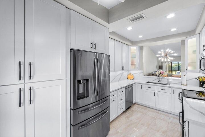 Property Photo: 5120 Golfview Court 1722 FL 33484