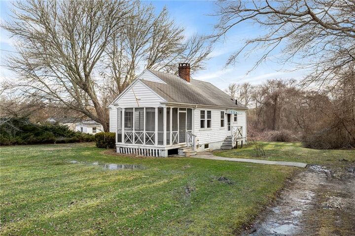 Property Photo:  20 Maple Avenue  RI 02837 