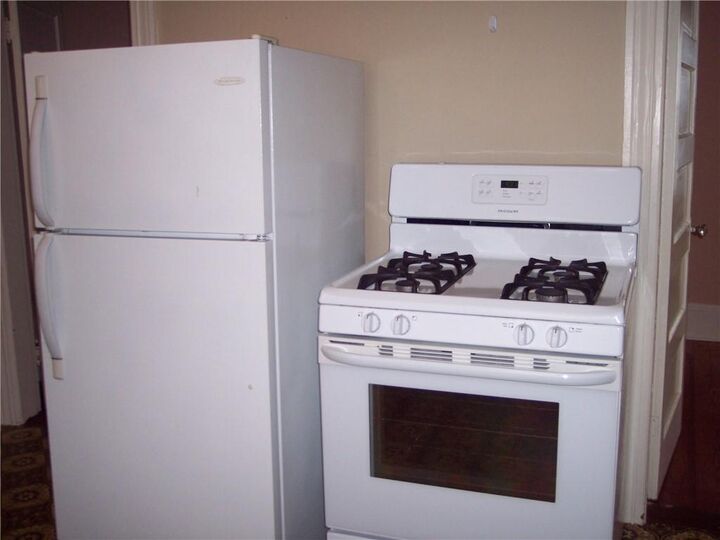 Property Photo:  427 High Street 3  RI 02809 