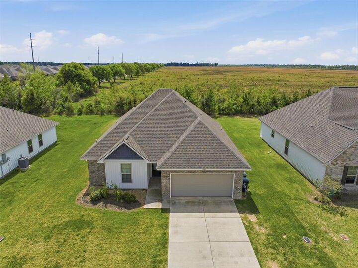 Property Photo:  1832 Park Place  LA 70607 