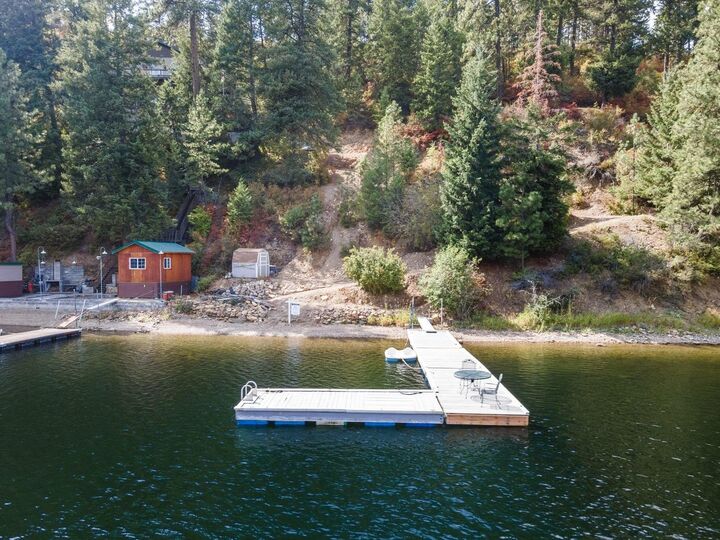 Property Photo: 3923 E Pine Bay Rd WA 99148