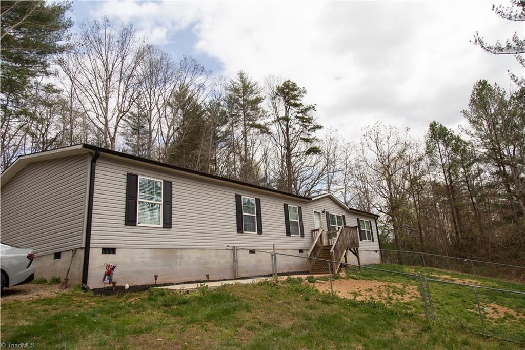 Property Photo:  4106 Congo Road  NC 28697 