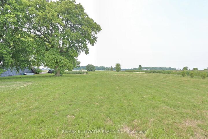 Property Photo:  2095 Mount Carmel Drive  ON N0M 1N0 