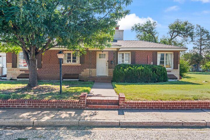 Property Photo:  1601 8th Avenue  TX 79015-4509 