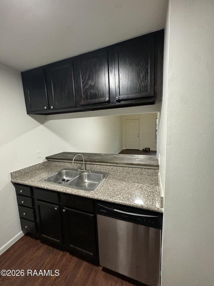 Property Photo:  300 Lozes Avenue 903  LA 70508 