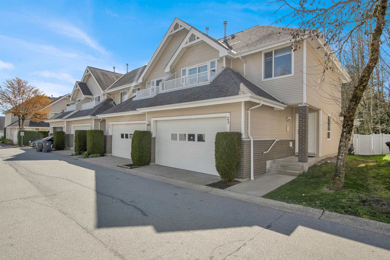Property Photo: 13918 58 Avenue 25 BC V3X 3N8