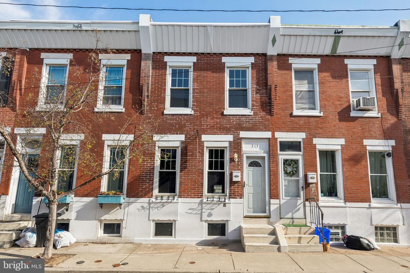 Property Photo: 313 Daly Street PA 19148
