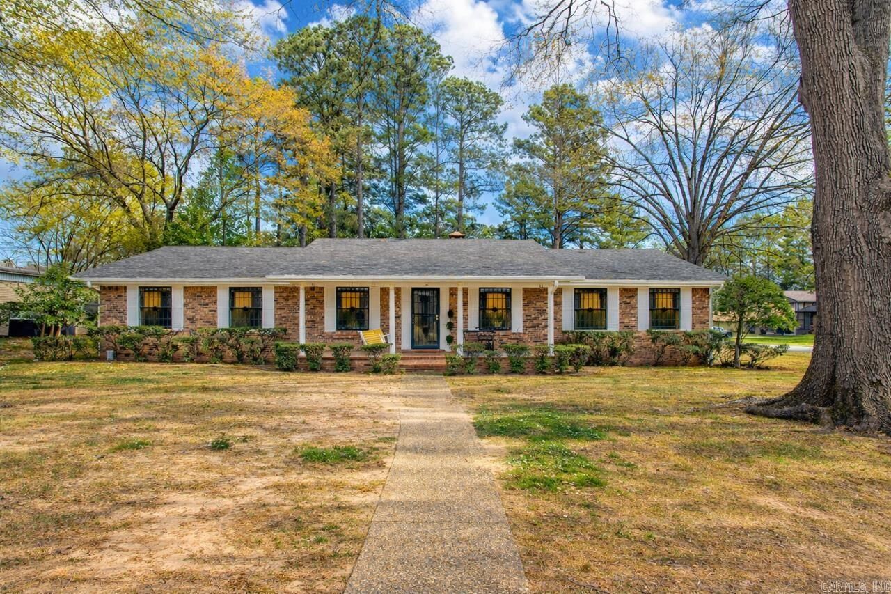 Property Photo:  1 Foxboro Cove  AR 72076 