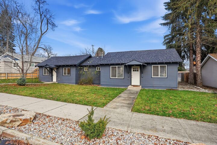 Property Photo:  1105/1107 E Harrison Ave  ID 83814 