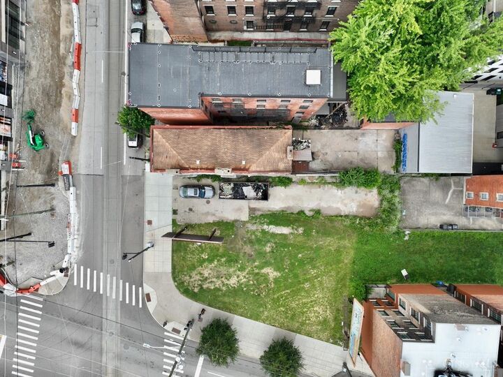 Property Photo:  1606 Elm Street  OH 45202 