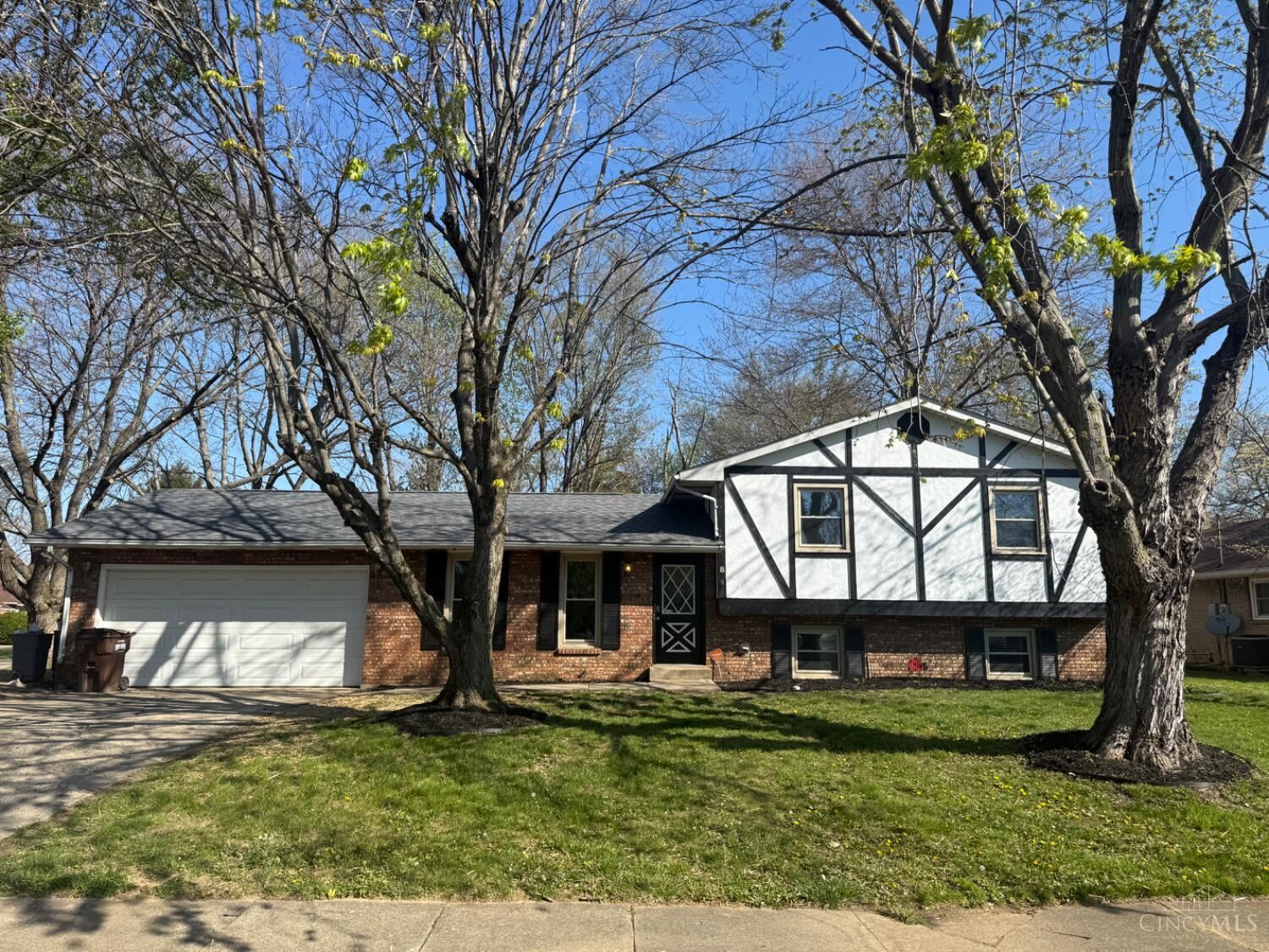 Property Photo:  8 Oak Avenue  OH 45067 