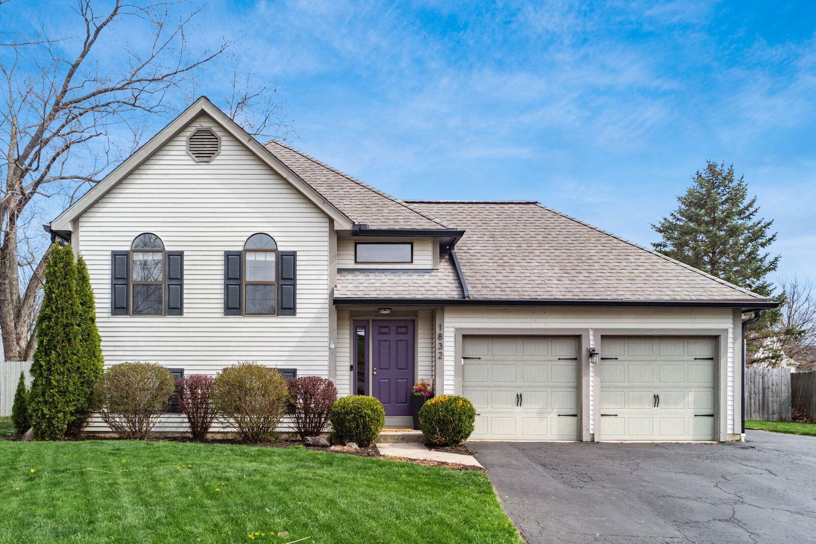 Property Photo:  1832 Shadow Creek Court  OH 43065 