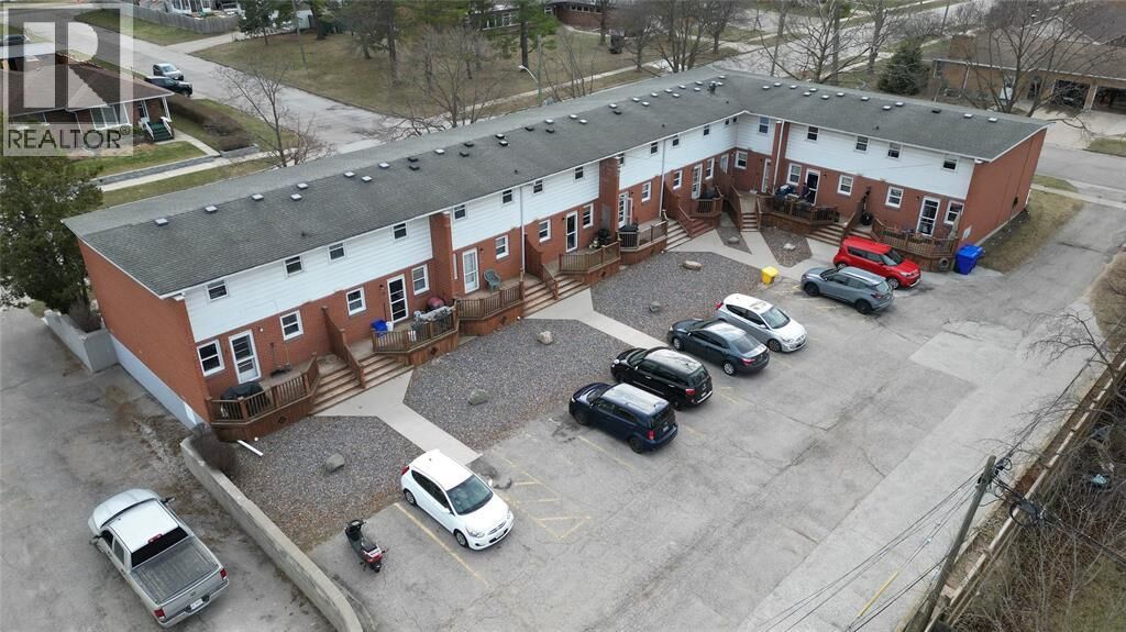 Property Photo: 1006 Kenwood Avenue ON N7V 3S3