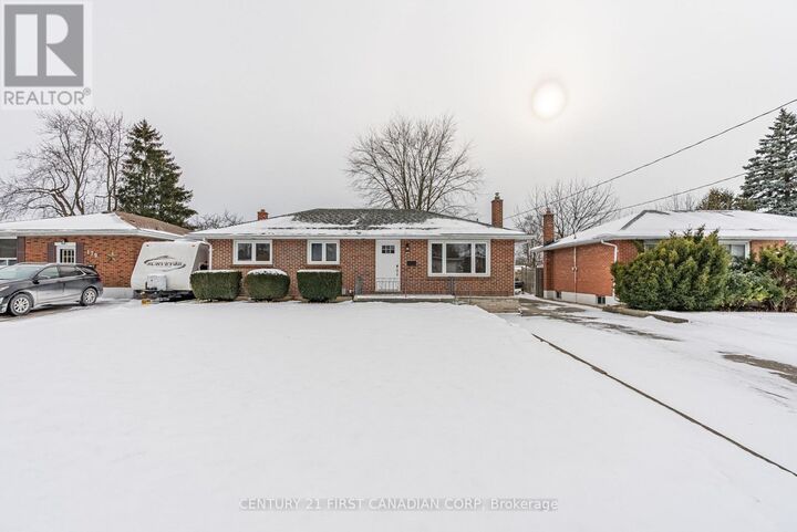 Property Photo:  177 Myrtle Street Upper  ON N5R 2G8 