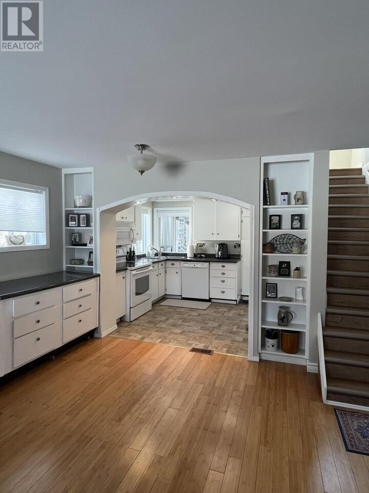 Property Photo:  1115 River Road West  ON P9A 2V3 