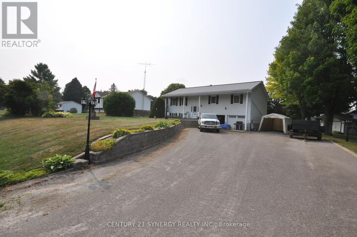 Property Photo:  186 Golf Club Road North  ON K7A 4S5 
