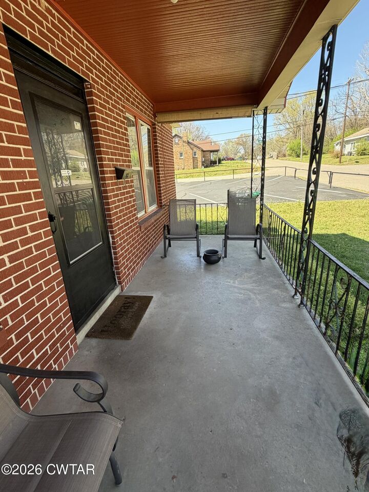 Property Photo:  402 Greenwood Avenue  TN 38301 