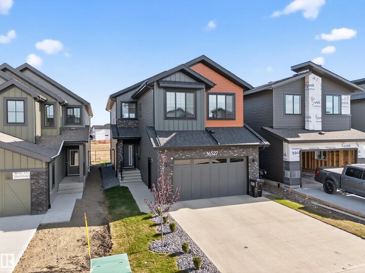 Photo de la propriété:  16527 3 Street NE  AB T5Y 4J2 