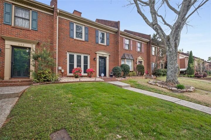 Property Photo:  253 Braxton Place  GA 30084 