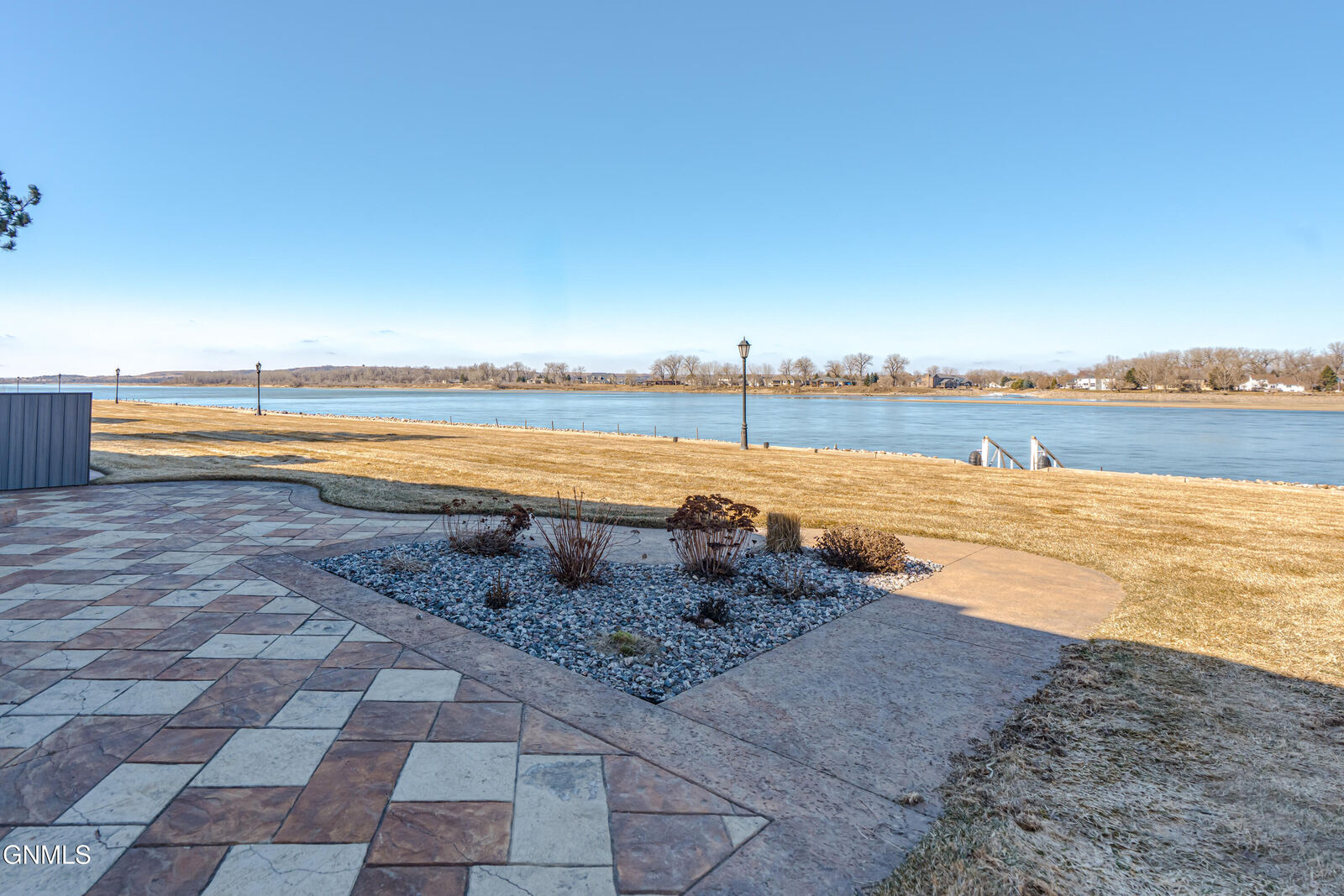 Property Photo:  924 Southport Loop  ND 58504 