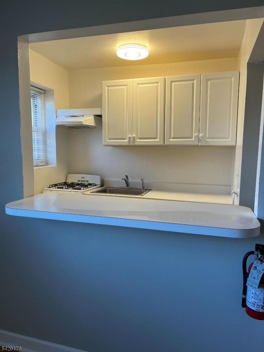 Property Photo:  260 S Orange Ave 2  NJ 07079 