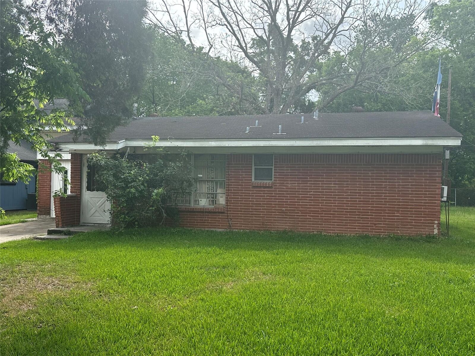 Property Photo:  7736 Bretshire Drive  TX 77016 