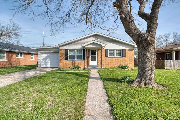 Property Photo:  1129 E Water Street  IN 47620 