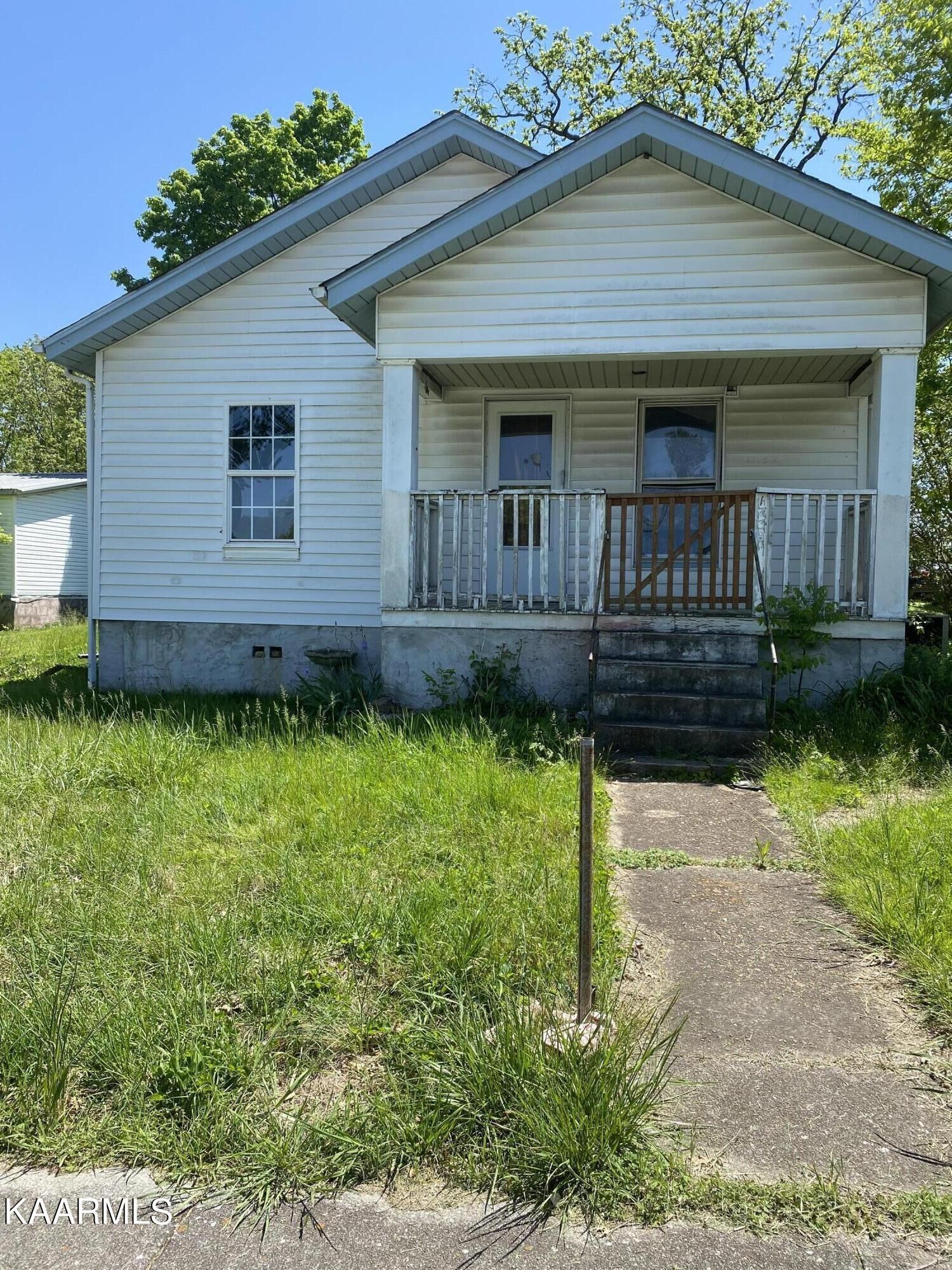 Property Photo:  1738 Connecticut Ave  TN 37921 