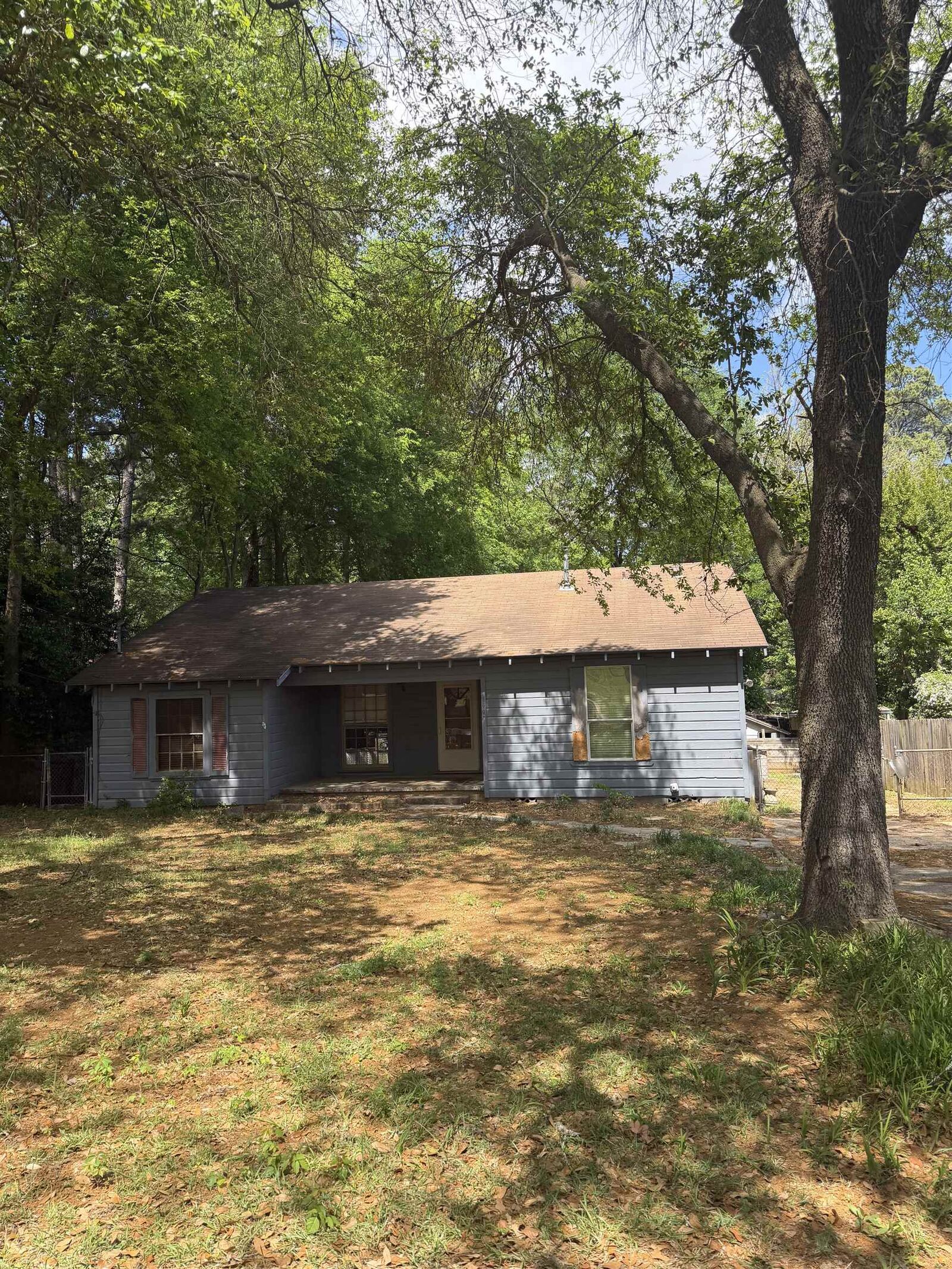 Property Photo:  1407 Valley Dr.  TX 75601 