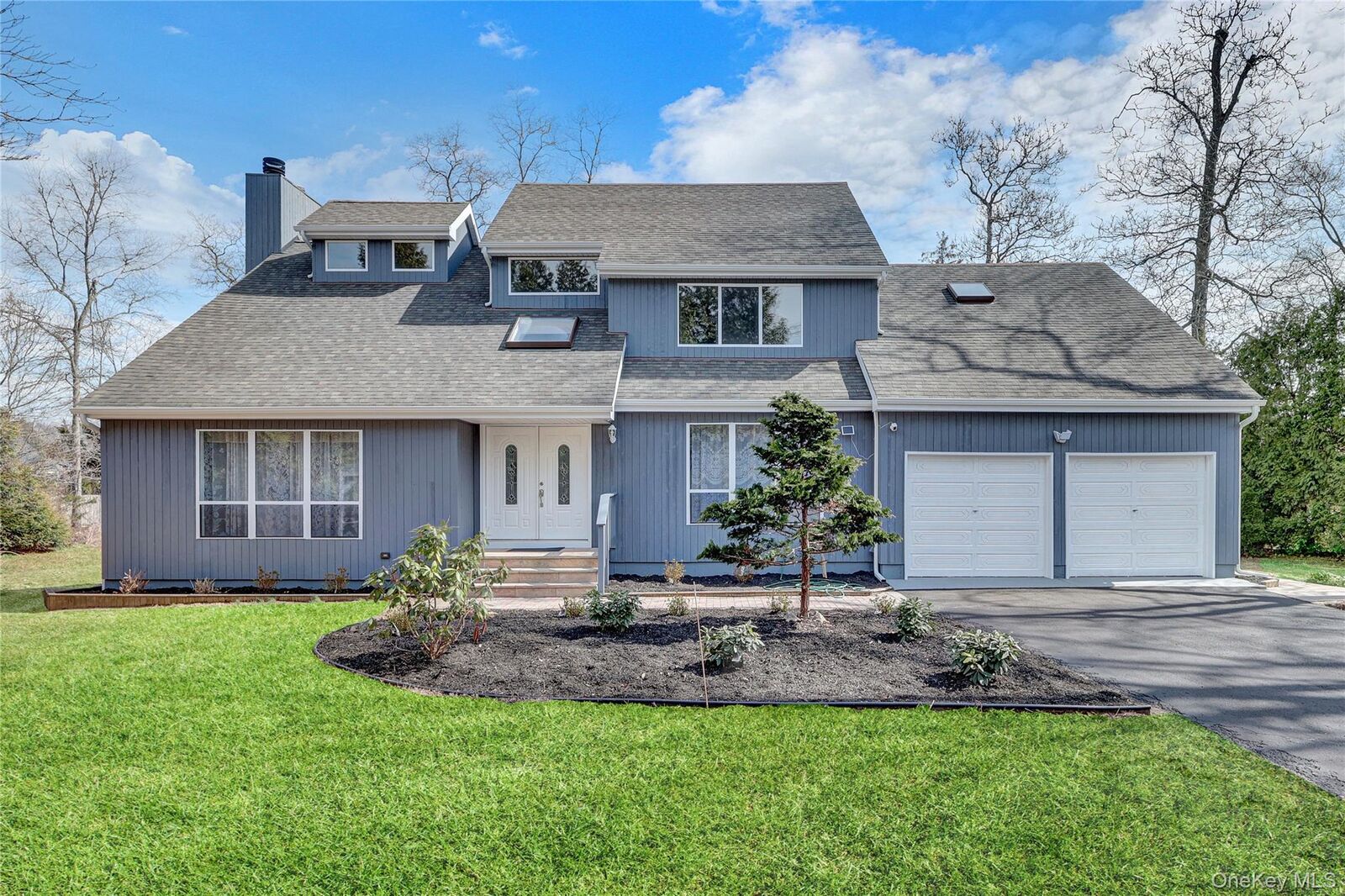 Property Photo:  242 Trout Brook Lane  NY 11901 