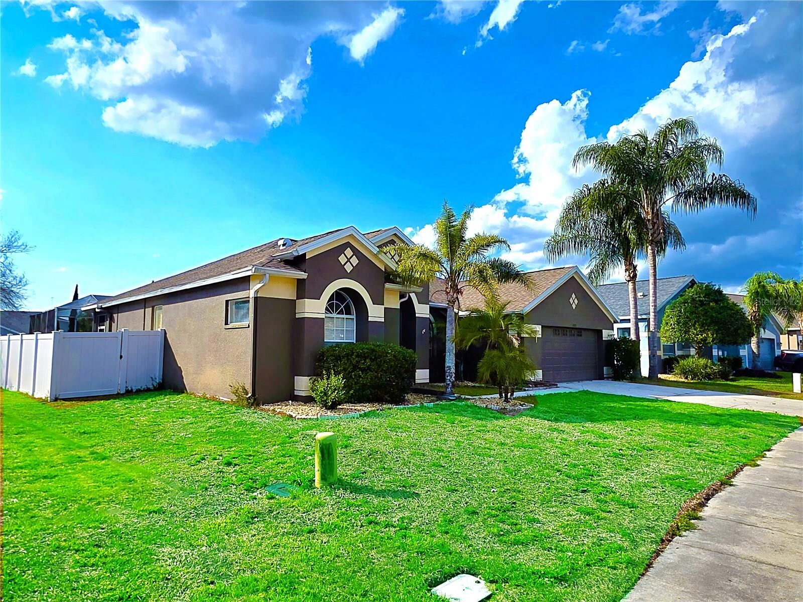 Property Photo:  7927 Roundelay Drive  FL 34654 