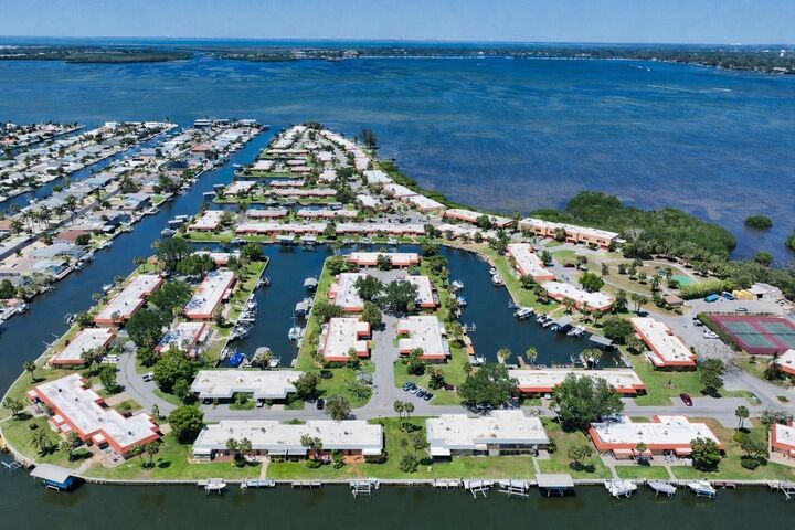 Property Photo:  9538 Azure Cove  FL 34210 