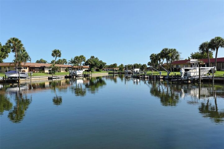 Property Photo:  9538 Azure Cove  FL 34210 